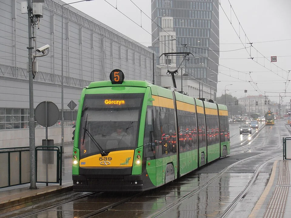 Poznański tramwaj linii 5 — symbol współczesnego miasta
